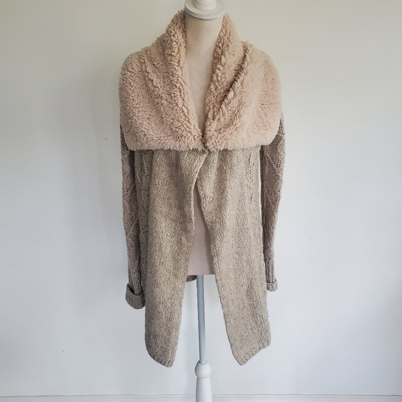 Sleeping on Snow | Anthropologie "Bondurant" Sherpa Knit Sweater - Picture 3 of 10
